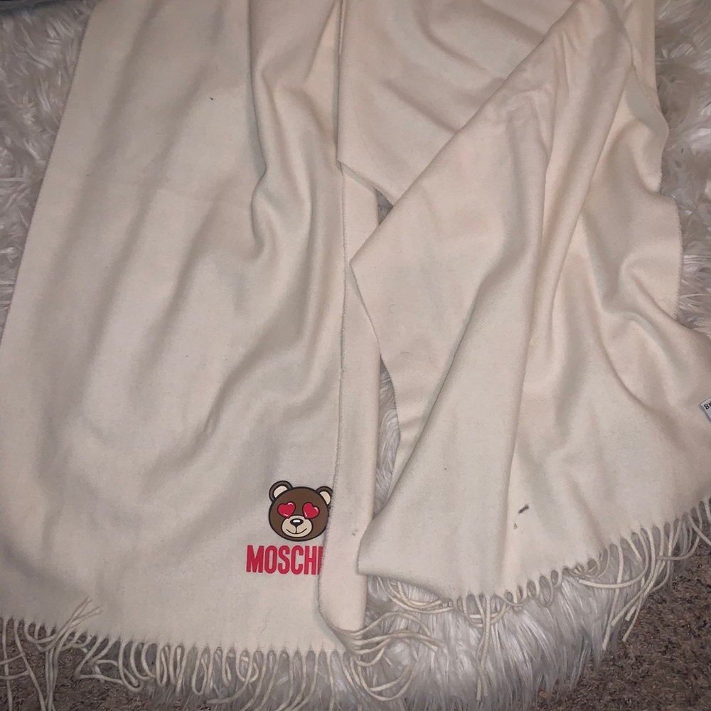 moschino teddy bear scarf